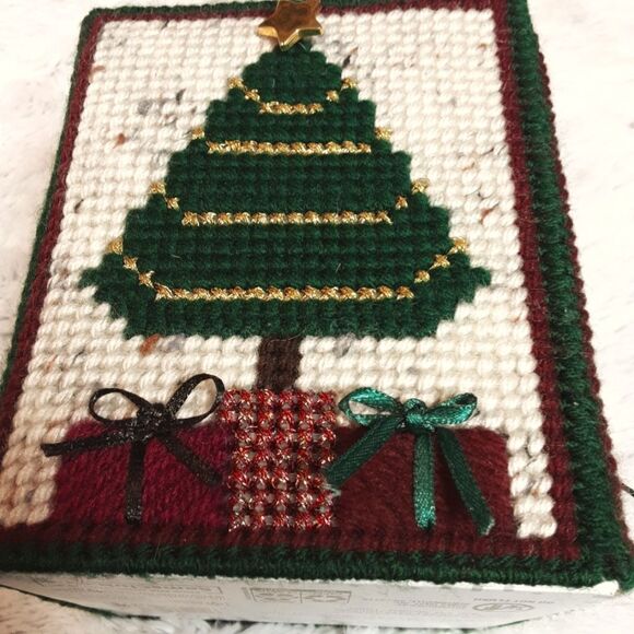 Handcrafted Needlepoint Christmas Square Tissue Box Cover Handmade in 20… - Picture 2 of 8
